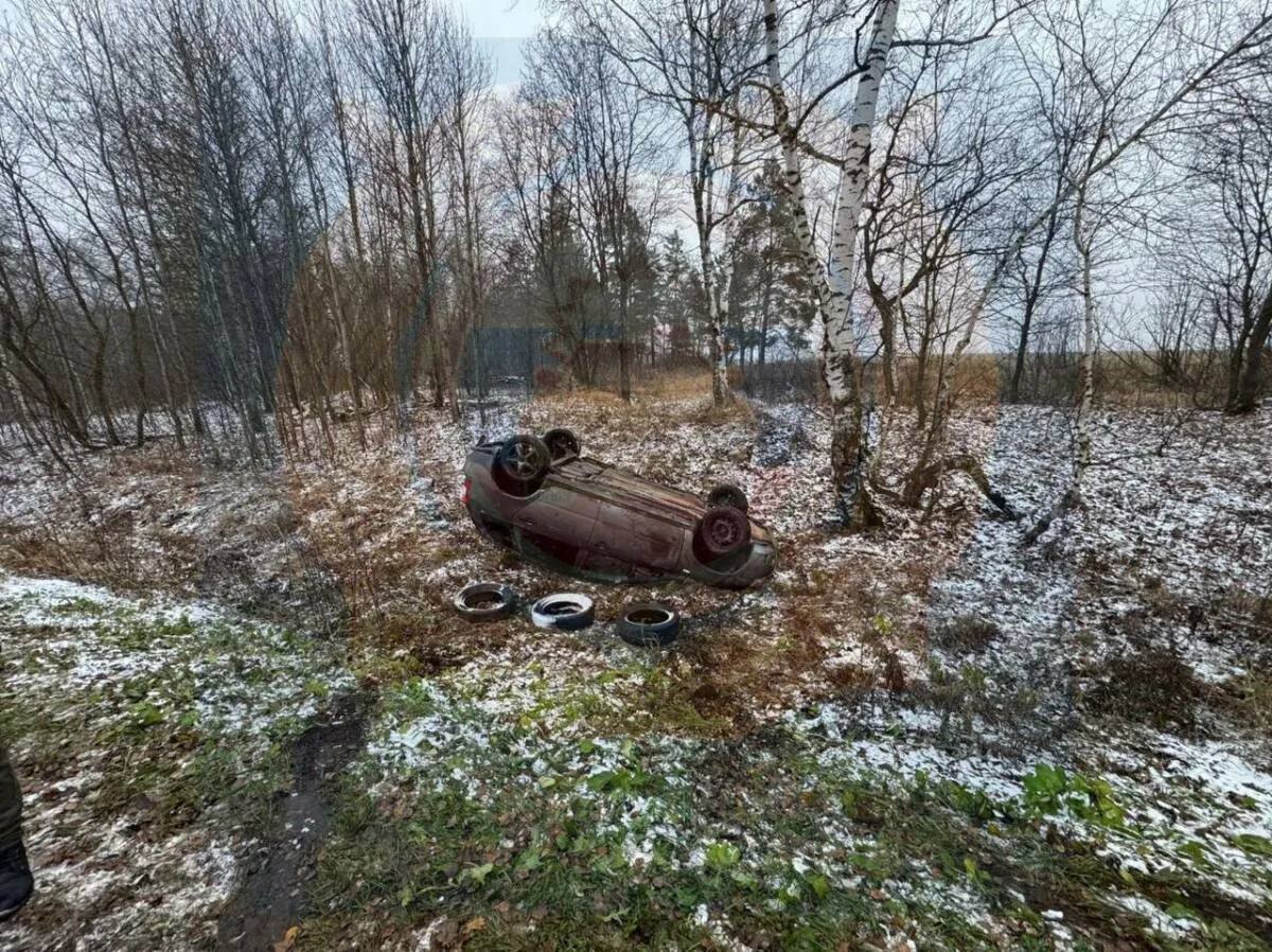 В Альметьевском районе два автомобиля вылетели в кювет