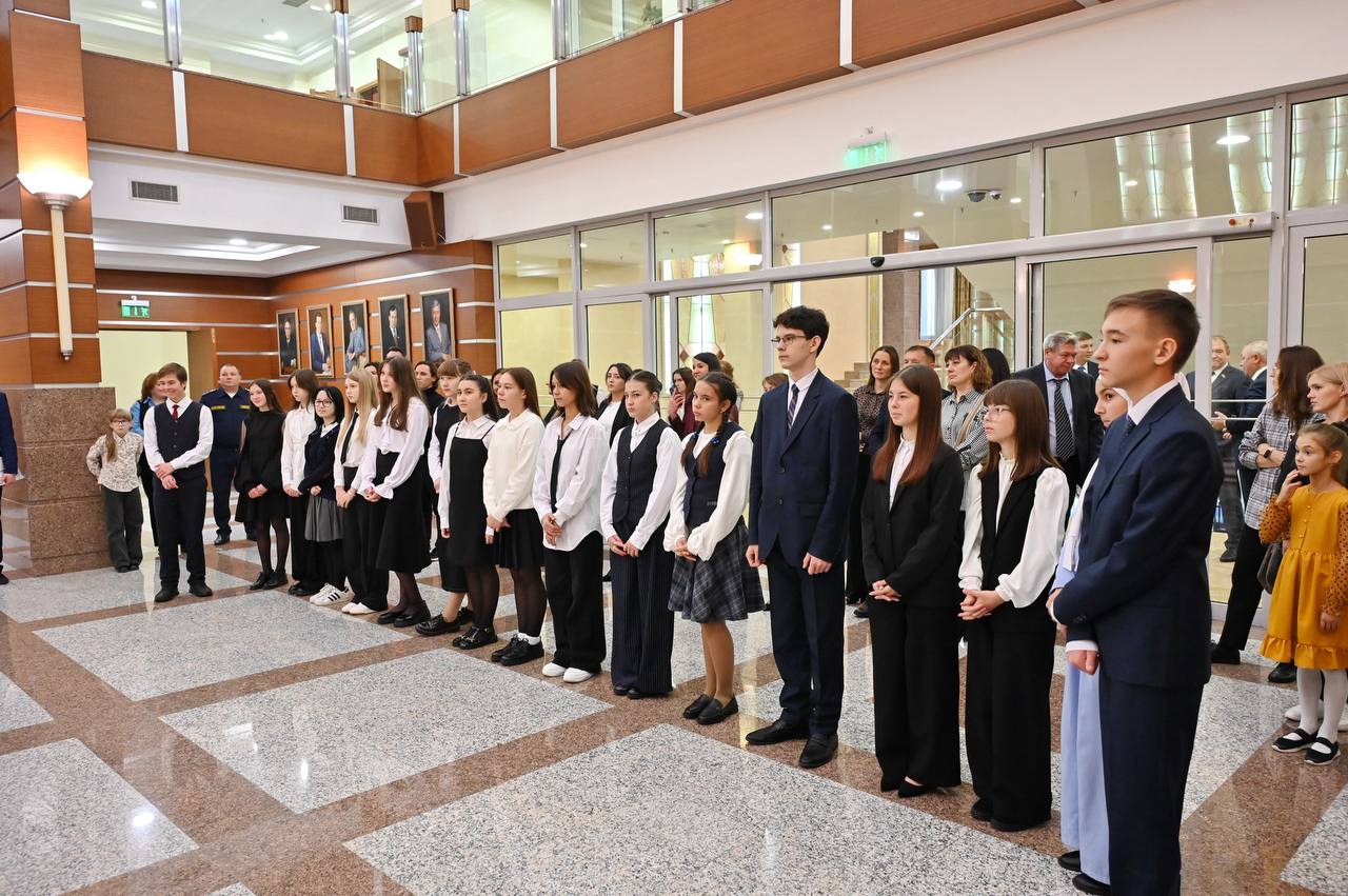 Юрий Камалтынов юным гражданам: «Каждый из вас внесет весомую лепту в развитие Татарстана и России» Юрий Камалтынов юным гражданам: «Каждый из вас внесет весомую лепту в развитие Татарстана и России»