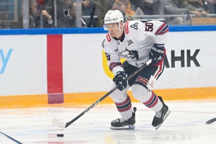 «Нефтехимик» обыграл челябинский «Трактор» в КХЛ