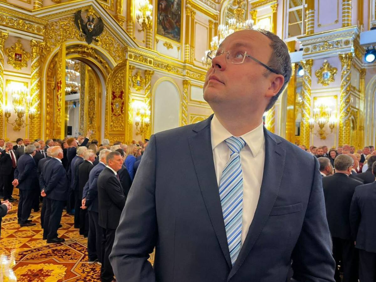 В интервью «Татар-информу» политический обозреватель ВГТРК Александр Христенко рассказал о жестких графиках президентского и мидовского пулов, главных чертах Владимира Путина, эксклюзивном материале с отцом Эдварда Сноудена... В интервью «Татар-информу» политический обозреватель ВГТРК Александр Христенко рассказал о жестких графиках президентского и мидовского пулов, главных чертах Владимира Путина, эксклюзивном материале с отцом Эдварда Сноудена...