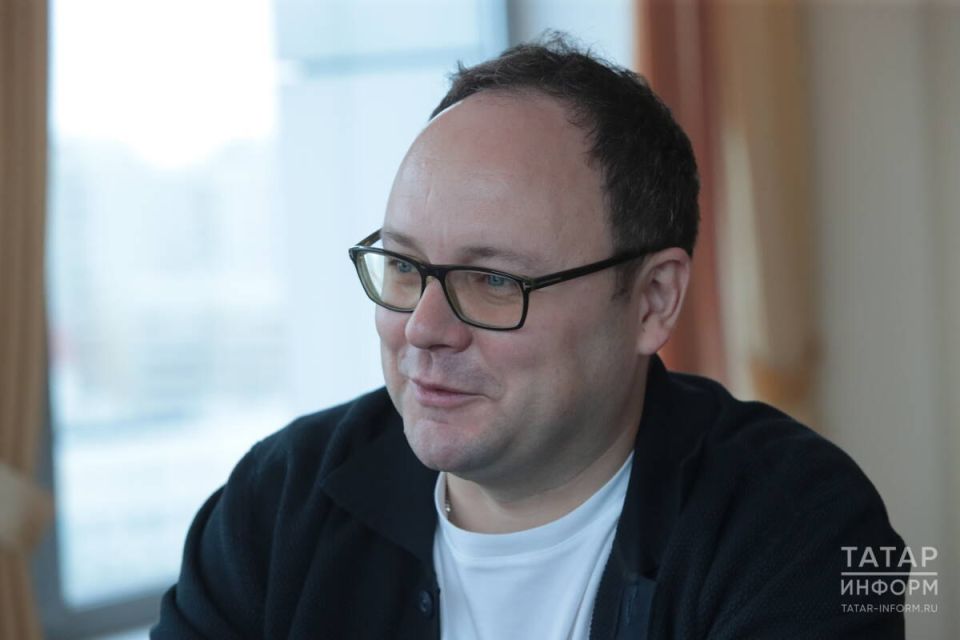 В интервью «Татар-информу» политический обозреватель ВГТРК Александр Христенко рассказал о жестких графиках президентского и мидовского пулов, главных чертах Владимира Путина, эксклюзивном материале с отцом Эдварда Сноудена...