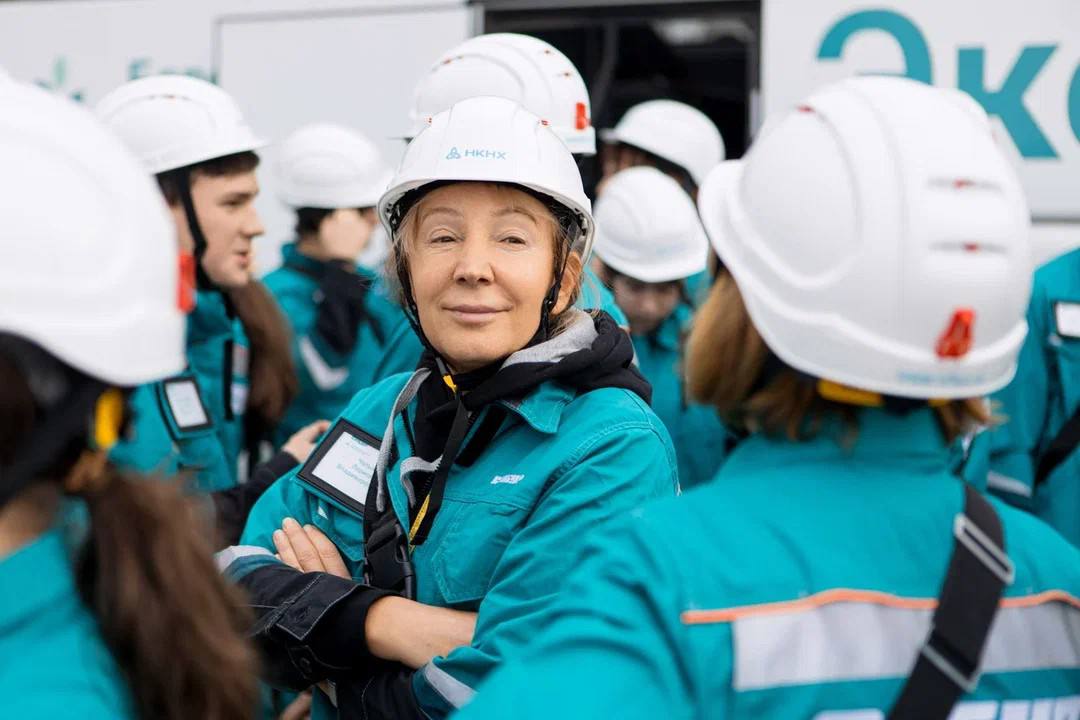 Учащиеся Химкинского лицея посетили с экскурсией «Нижнекамскнефтехим» Учащиеся Химкинского лицея посетили с экскурсией «Нижнекамскнефтехим»