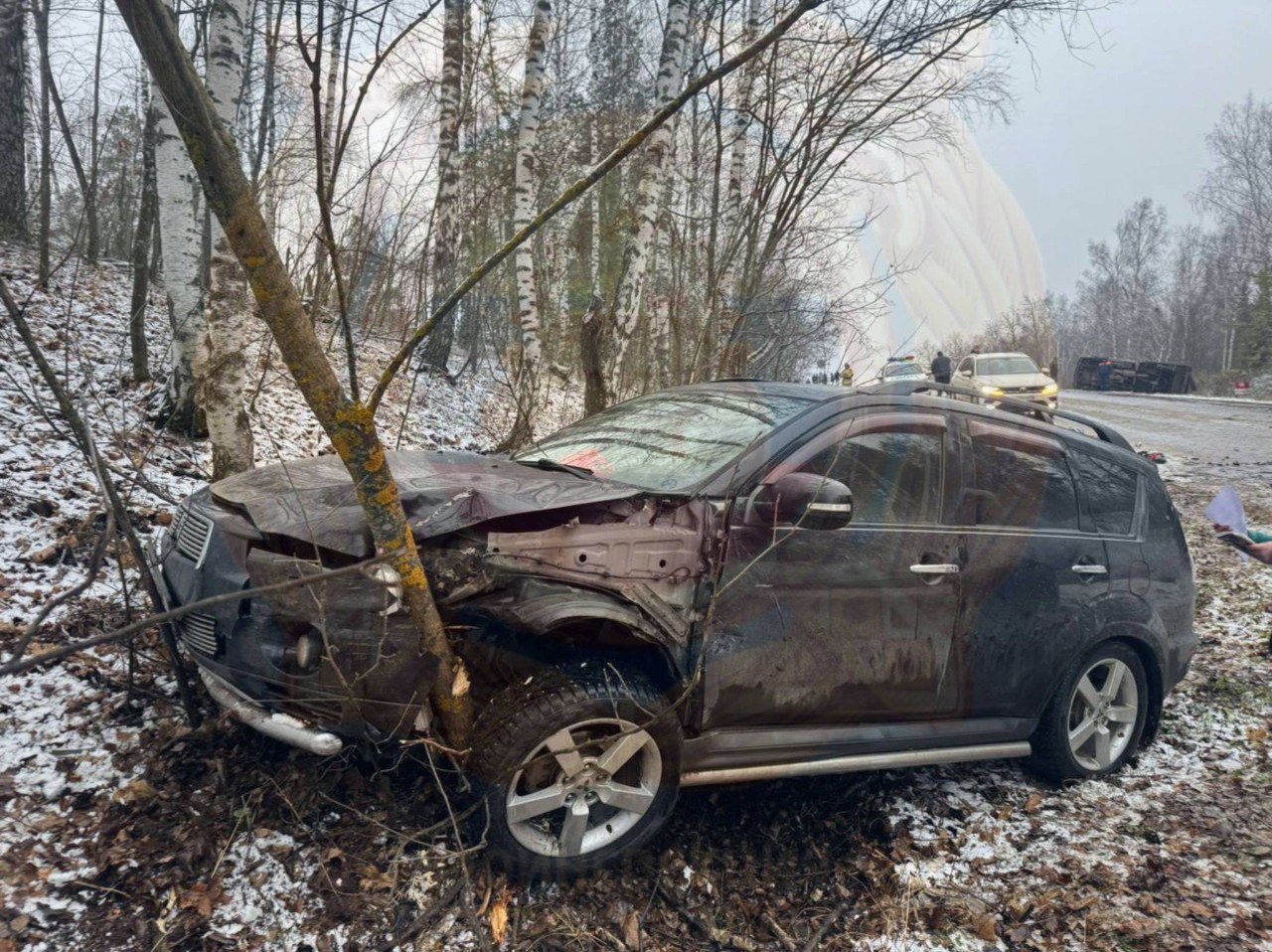 Сегодня в Альметьевском район произошла страшная авария с участием четырех автомобилей, сообщает Госавтоинспекция РТ. Предварительная причина — водитель Mercedes не справился с управлением, выехал на встречную полосу и... Сегодня в Альметьевском район произошла страшная авария с участием четырех автомобилей, сообщает Госавтоинспекция РТ. Предварительная причина — водитель Mercedes не справился с управлением, выехал на встречную полосу и...