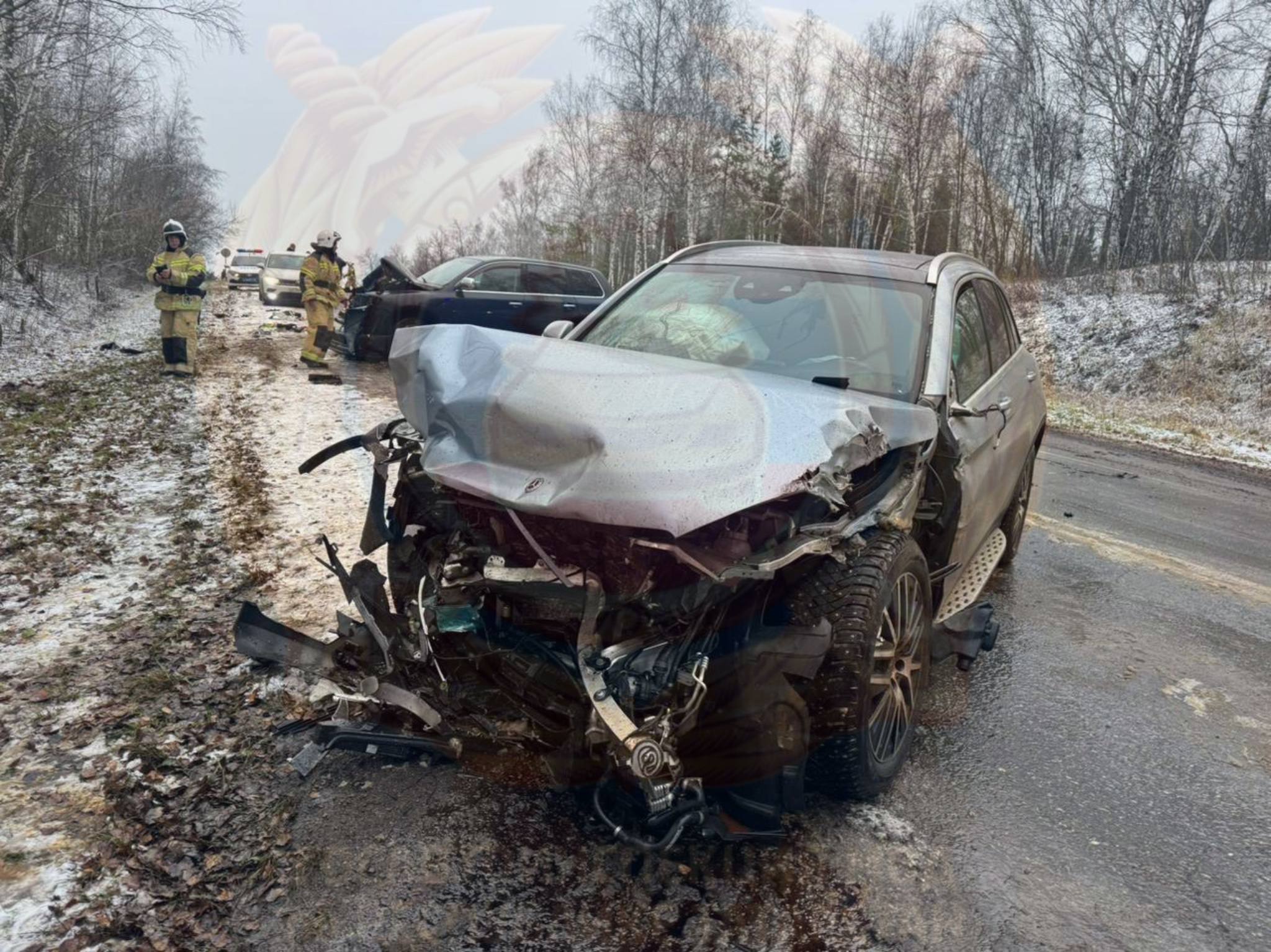 Сегодня в Альметьевском районе водитель автомобиля Mercedes 1977 г.р., по предварительным данным, не выбрал безопасную скорость, выехал на встречную полосу и совершил столкновение с автомобилями УАЗ, Volkswagen и Chevrolet Сегодня в Альметьевском районе водитель автомобиля Mercedes 1977 г.р., по предварительным данным, не выбрал безопасную скорость, выехал на встречную полосу и совершил столкновение с автомобилями УАЗ, Volkswagen и Chevrolet