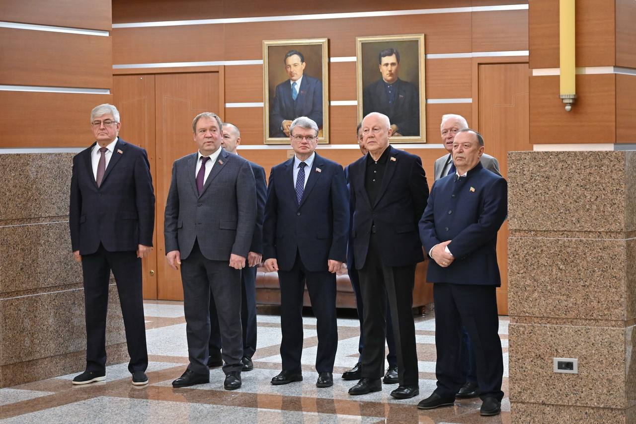 Юрий Камалтынов юным гражданам: «Каждый из вас внесет весомую лепту в развитие Татарстана и России» Юрий Камалтынов юным гражданам: «Каждый из вас внесет весомую лепту в развитие Татарстана и России»