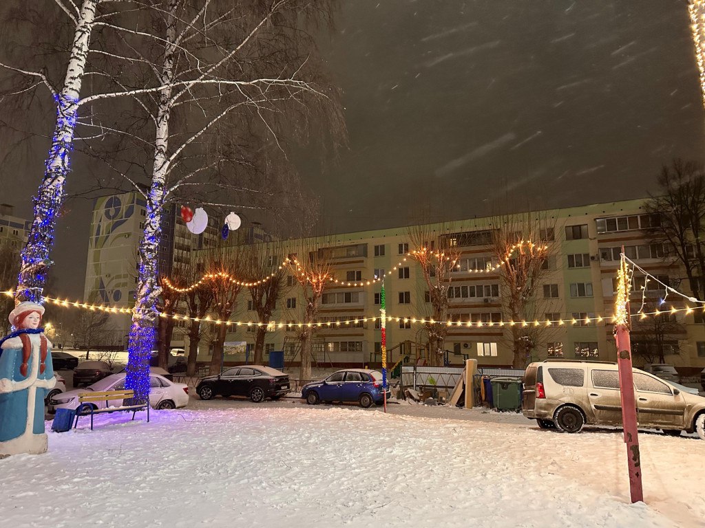 Вот уж кто точно не сидит на месте, так это наши неугомонные друзья из дома Кайманова №11! После победных елочных городков, душевных дворовых праздников и многочисленных наград за благоустройство, они снова отправились...