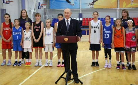 Владимир Путин пожелал успехов татарстанским спортсменам и в режиме ВКС открыл несколько объектов Центра развития футбола в Казани