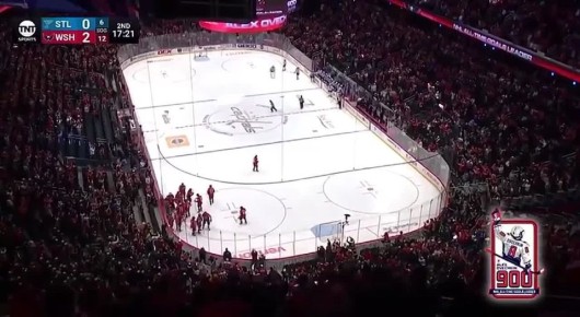 Александр Овечкин первым в истории забросил 900 шайб в регулярном чемпионате НХЛ