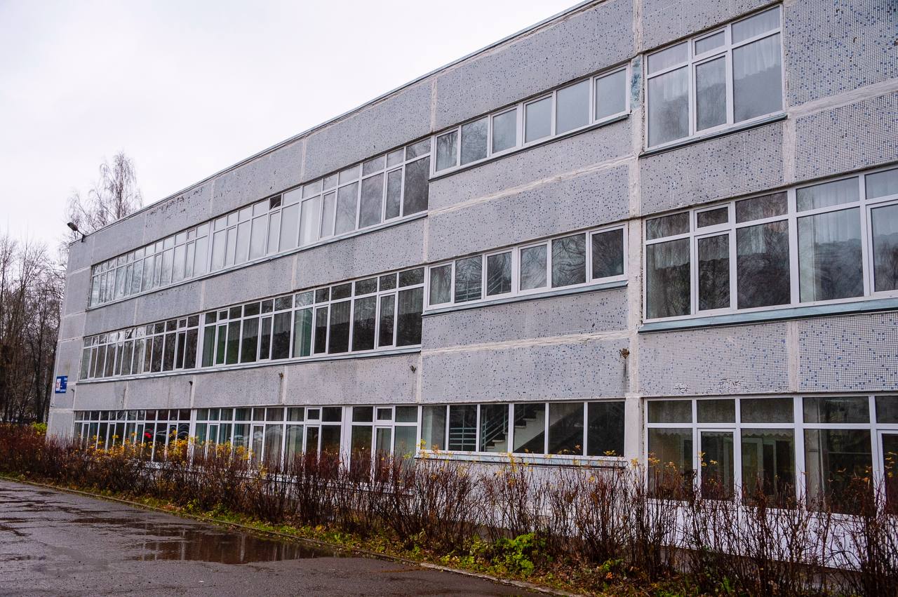 Вместе с командой, подрядчиками и архитекторами провели объезд школ, где в 2026 году планируется капитальный ремонт по федеральной программе Вместе с командой, подрядчиками и архитекторами провели объезд школ, где в 2026 году планируется капитальный ремонт по федеральной программе