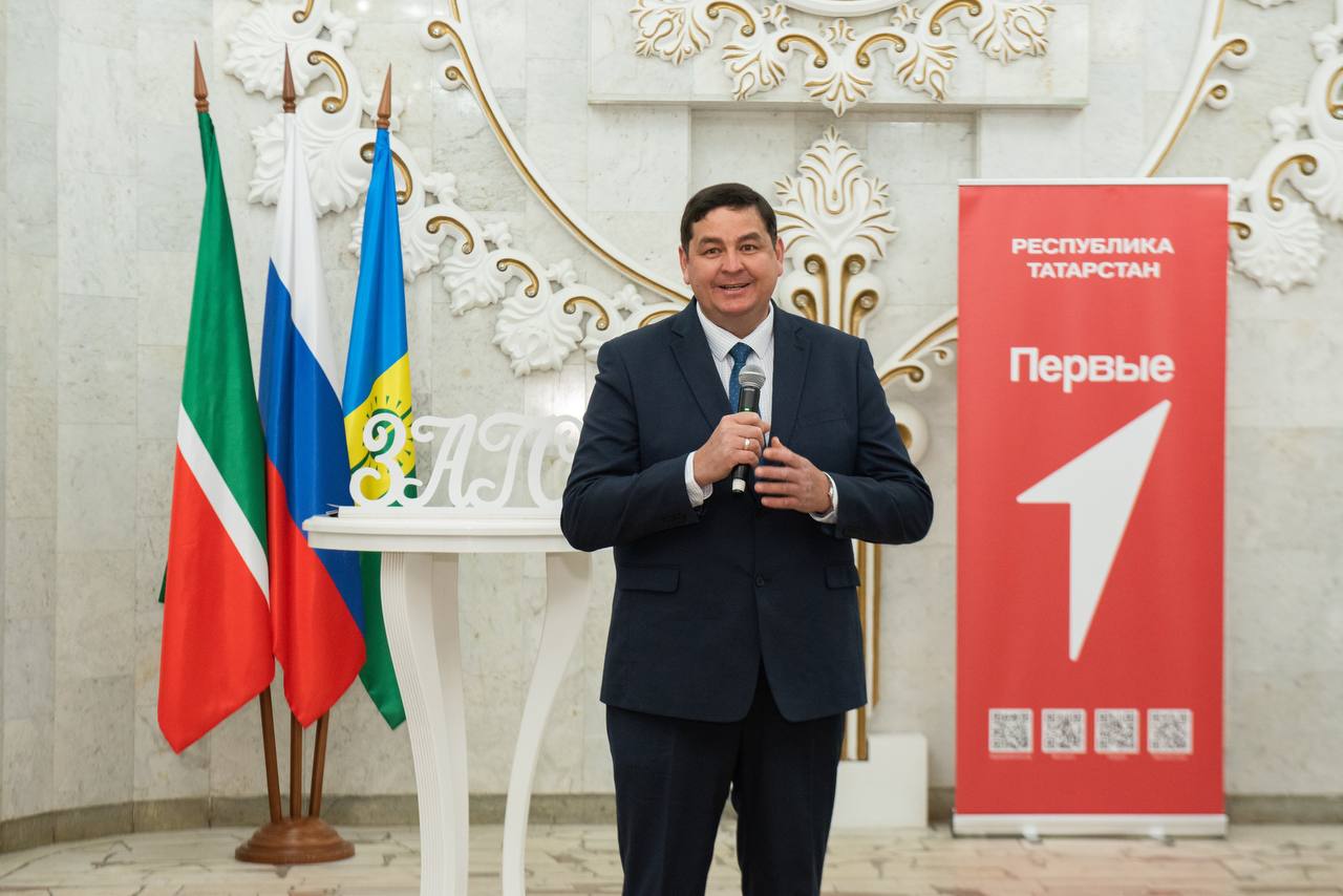 В Управлении ЗАГС НМР прошло торжественное вручение паспортов школьникам В Управлении ЗАГС НМР прошло торжественное вручение паспортов школьникам