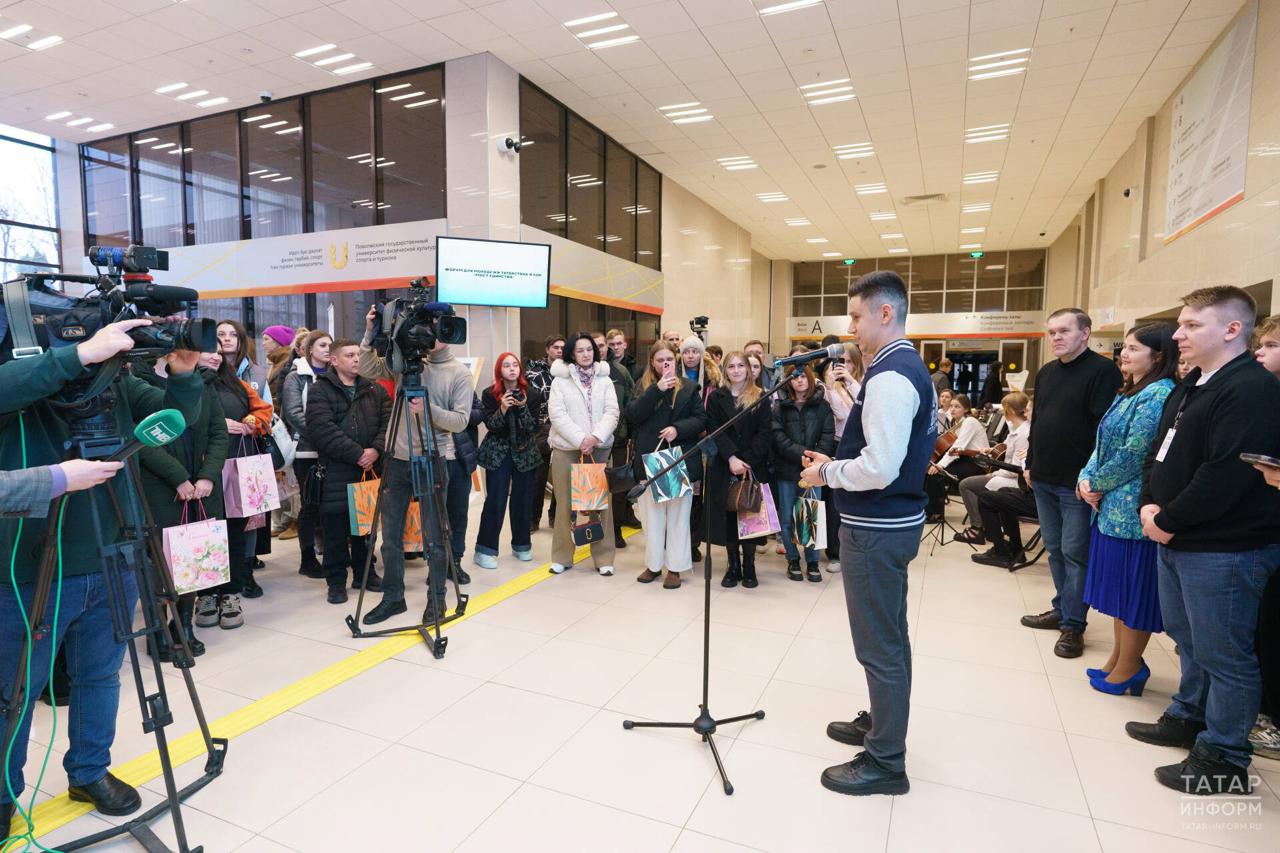 В Казань прибыли участники форума «Мост единства» из Лисичанска и Рубежного В Казань прибыли участники форума «Мост единства» из Лисичанска и Рубежного