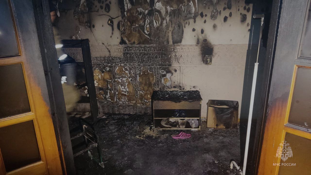 На пожаре в Казани спасли женщину На пожаре в Казани спасли женщину