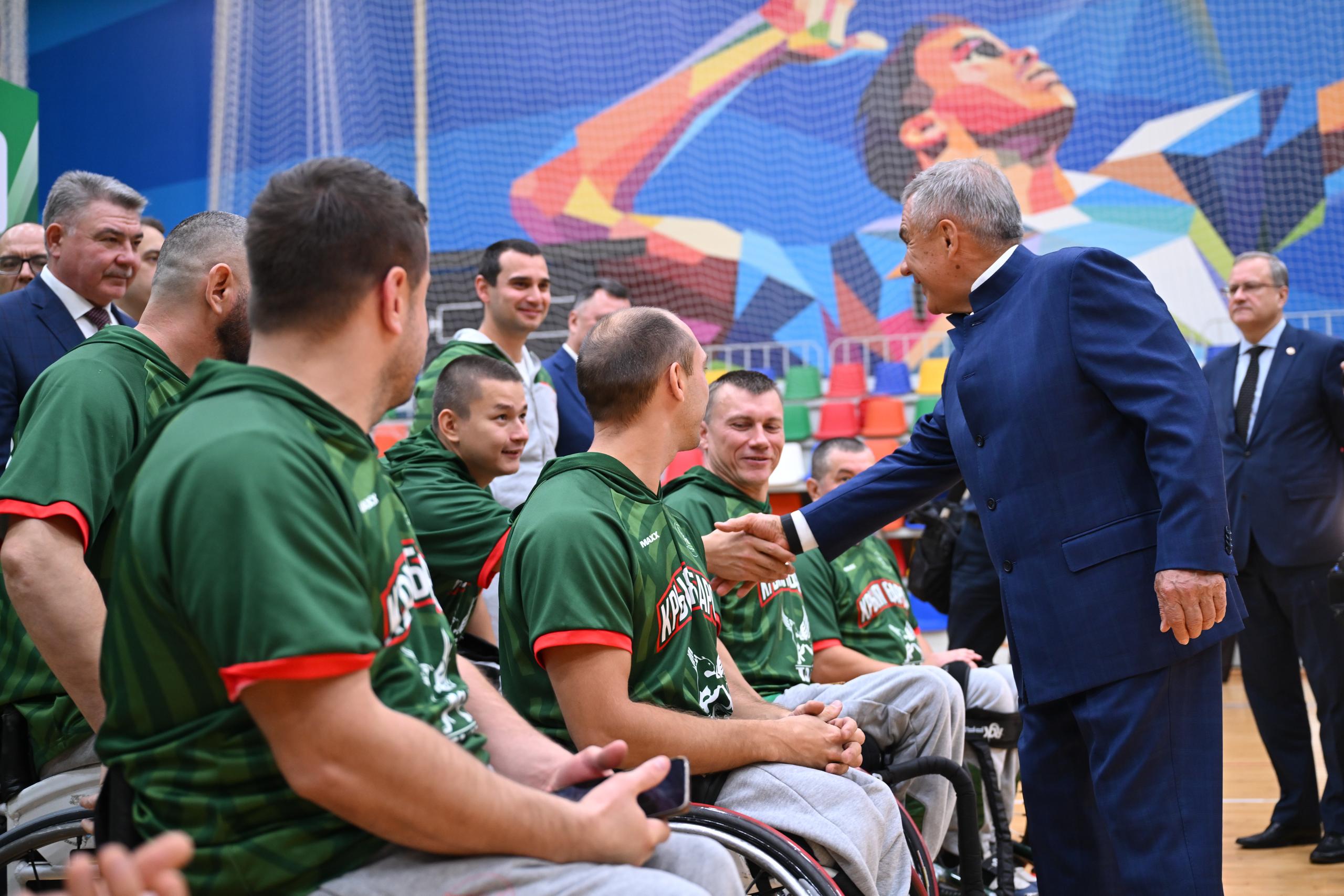 за сегодня, 7 ноября. Рустам Минниханов принял участие в чествовании коллектива баскетбольного клуба «Крылья Барса» за сегодня, 7 ноября. Рустам Минниханов принял участие в чествовании коллектива баскетбольного клуба «Крылья Барса»