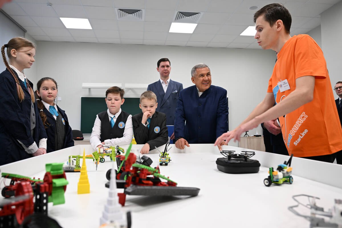 В первый учебный день после каникул в двух городах Татарстана открылись две новые школы В первый учебный день после каникул в двух городах Татарстана открылись две новые школы