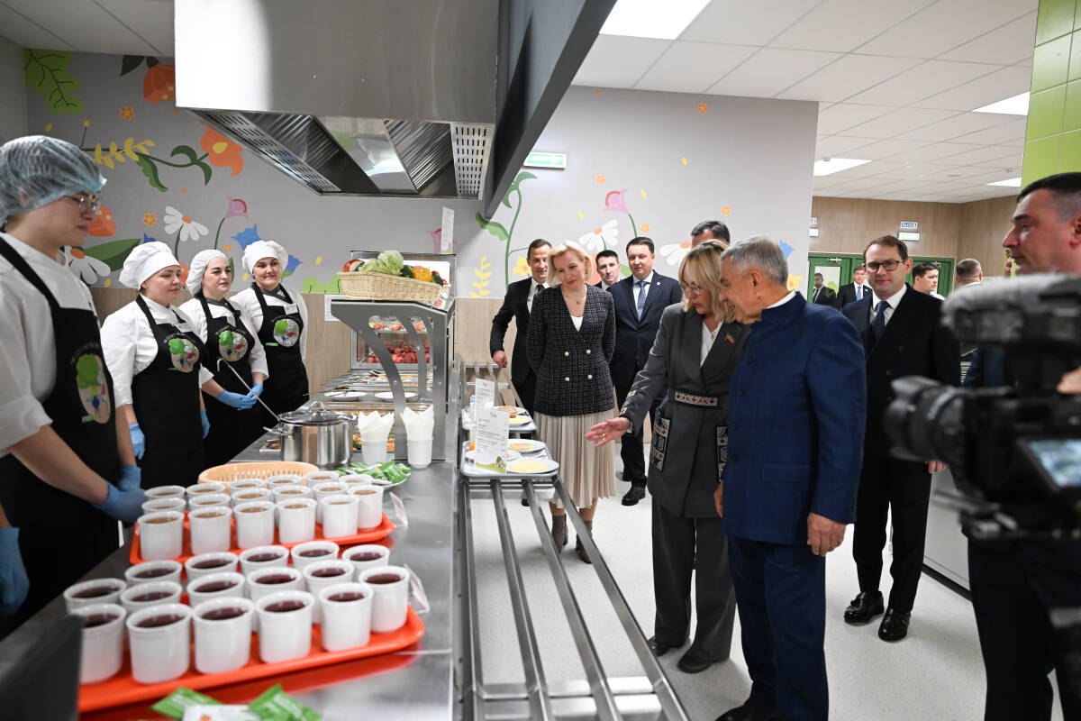 В первый учебный день после каникул в двух городах Татарстана открылись две новые школы В первый учебный день после каникул в двух городах Татарстана открылись две новые школы