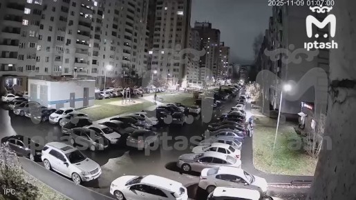 Мужики устроили файт на проспекте Победы, а потом к ним присоединились ещё одни мужики