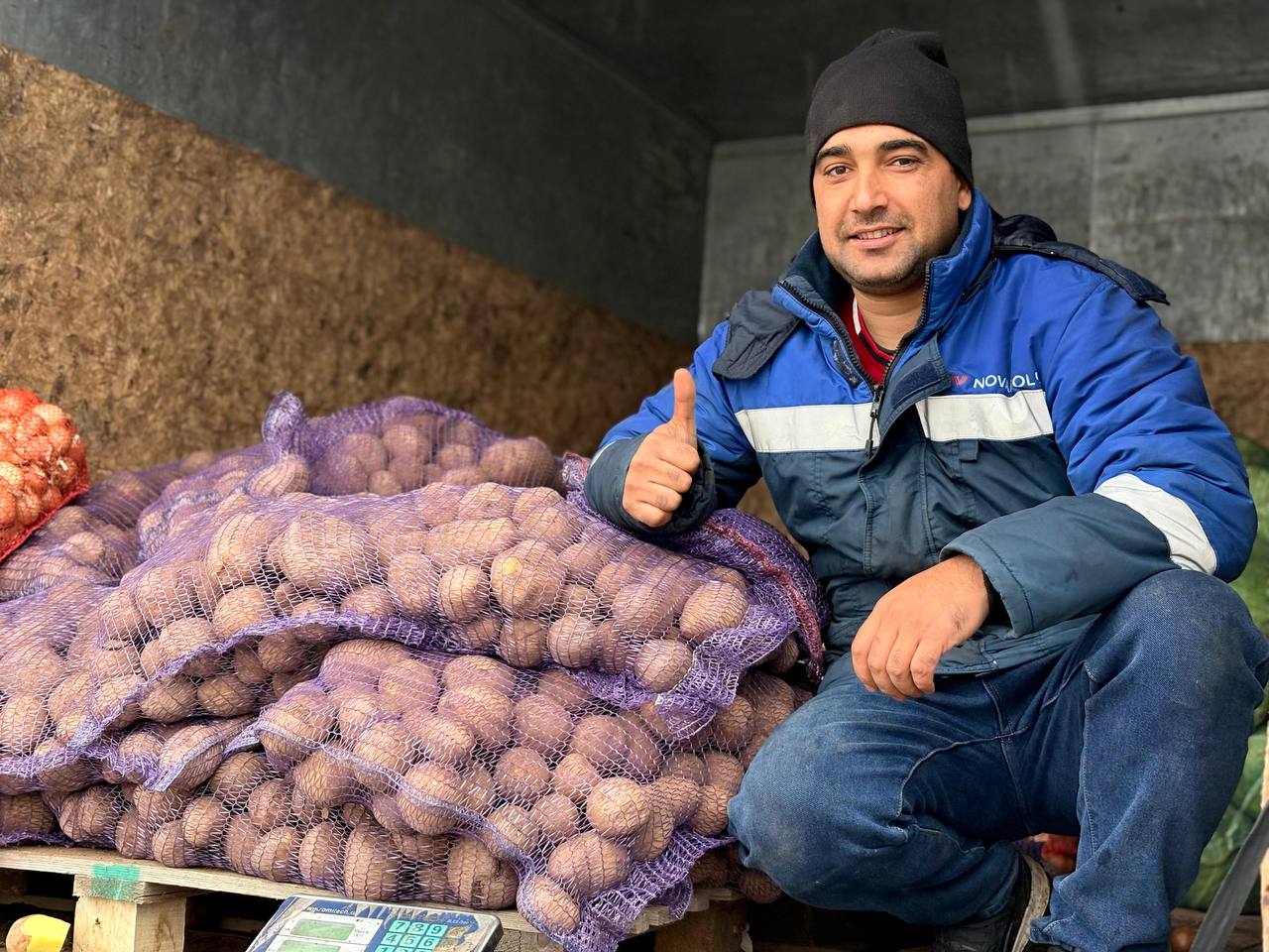 Спасибо нашим фермерам за натуральную продукцию, которую они каждые выходные привозят для горожан!