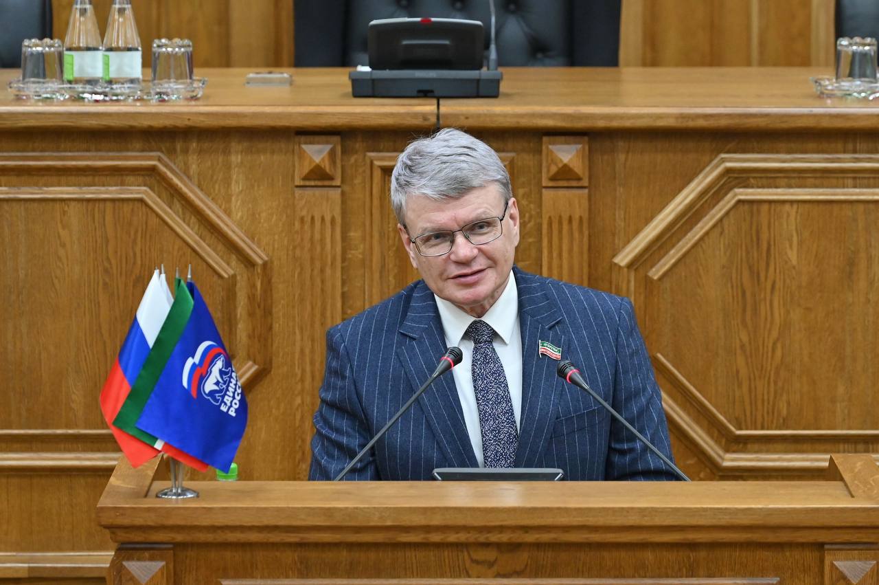 В Государственном Совете вручили паспорта юным гражданам В Государственном Совете вручили паспорта юным гражданам