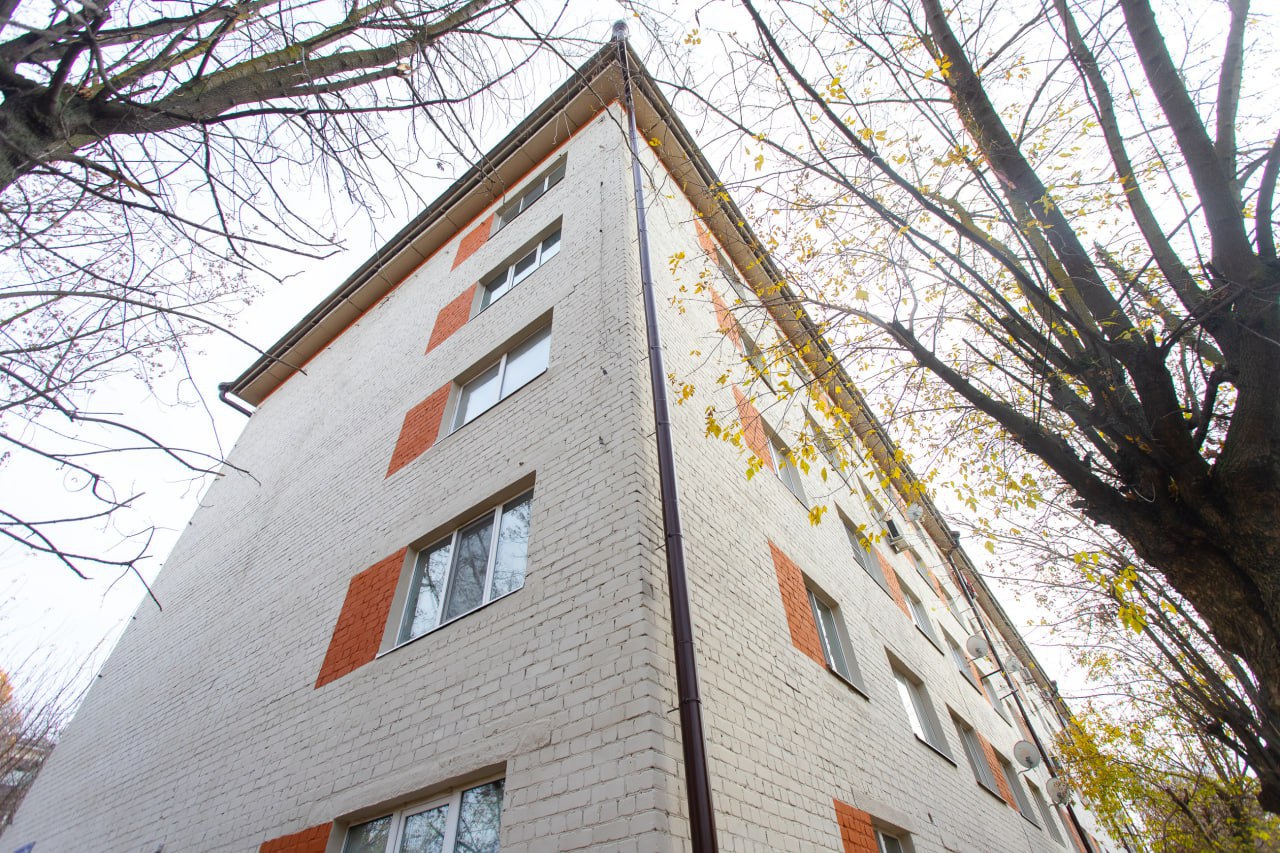 Уют приумножается. В доме на ул.Восстания, 74 заменили системы холодного водоснабжения и водоотведения, отремонтировали кровлю Уют приумножается. В доме на ул.Восстания, 74 заменили системы холодного водоснабжения и водоотведения, отремонтировали кровлю