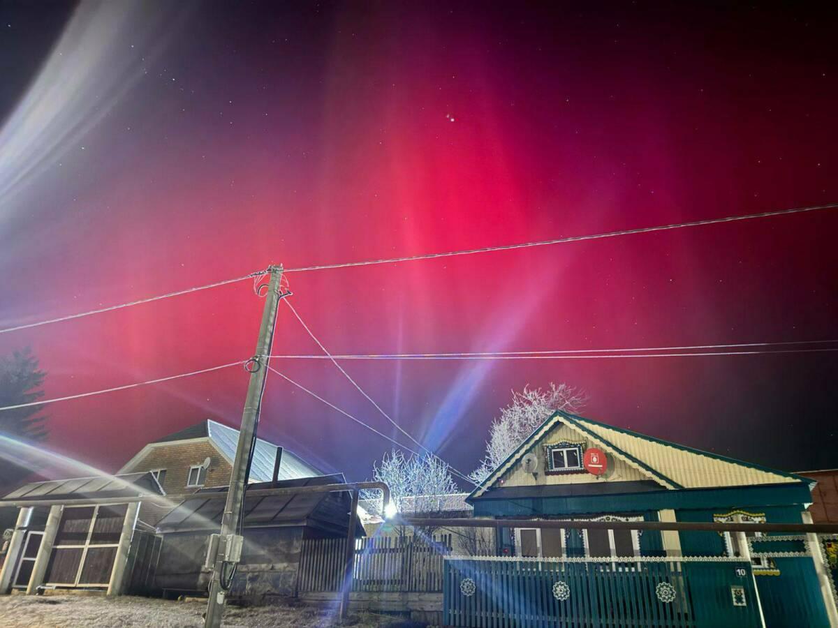 Жители Высокогорского района РТ засняли редкое северное сияние Жители Высокогорского района РТ засняли редкое северное сияние