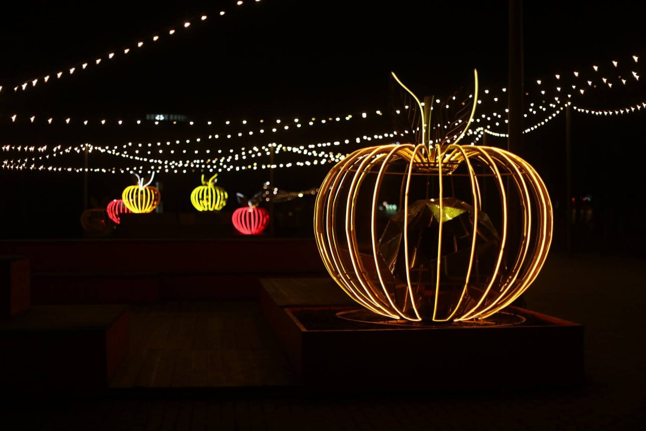 В Бугульме на улицах и в общественных пространствах появились первые новогодние инсталляции В Бугульме на улицах и в общественных пространствах появились первые новогодние инсталляции