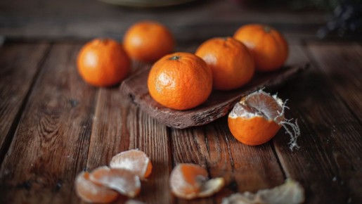 Так чистят мандарины опытные хозяйки: руки и одежду не пачкают