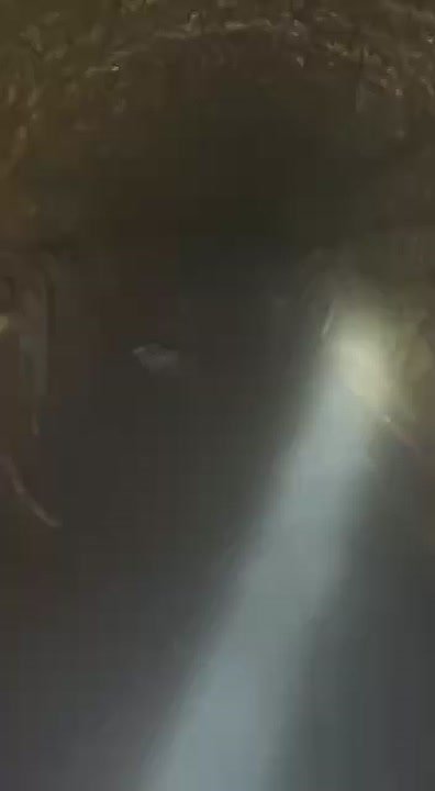 11 метров над уровнем неба под уровнем земли