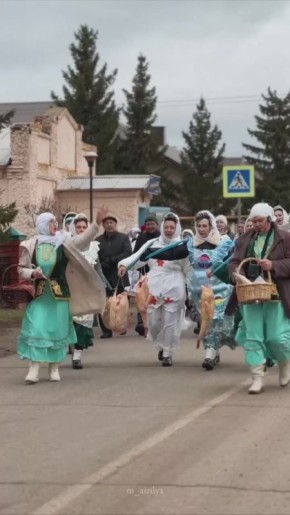 Каз мсе — живая традиция!. В детском саду «Тасылу» деревни Ташлык сегодня царило настоящее народное веселье — прошёл праздник каз мсе! Руководители детских садов Нижнекамска и района собрались вместе, чтобы вспомнить...