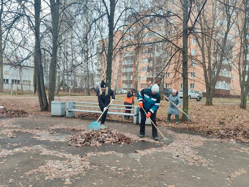 Субботник в 13 микрорайоне! Субботник в 13 микрорайоне!