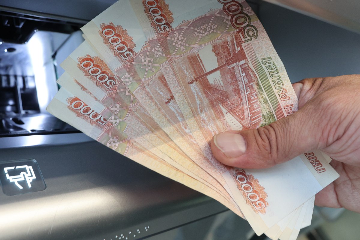 С 21-летнего татарстанца взыскали 2 млн рублей, переведенные обманутой пенсионеркой из Калининградской области