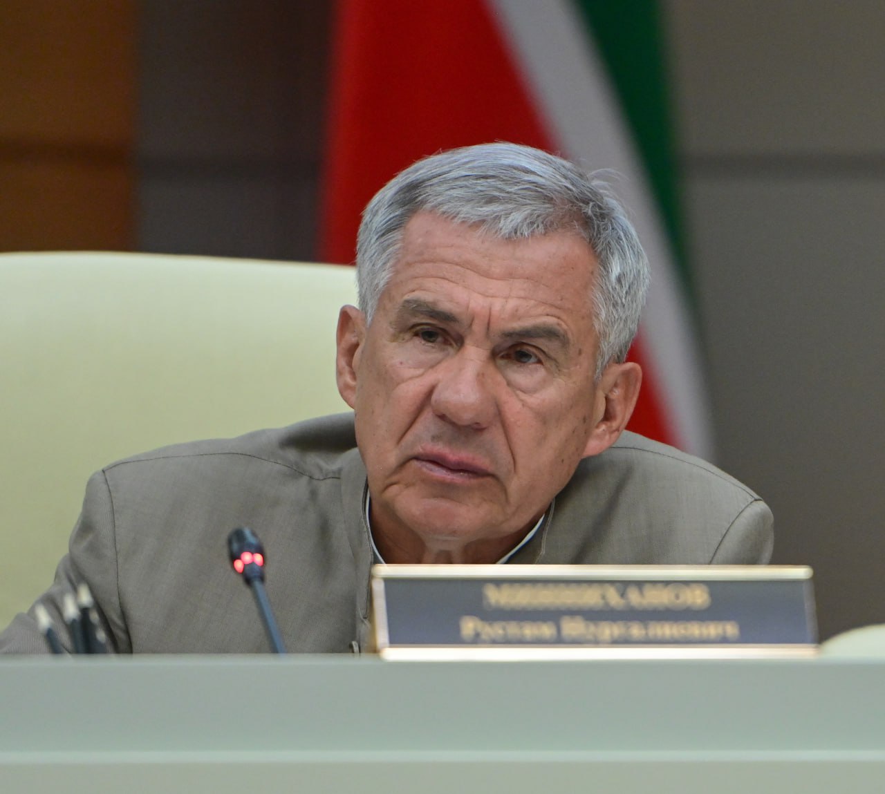 за сегодня, 17 ноября. Рустам Минниханов дал поручение Правительству республики проверить ситуацию с большим количеством обращений от жителей Пестречинского района в связи со строительством птицефабрики