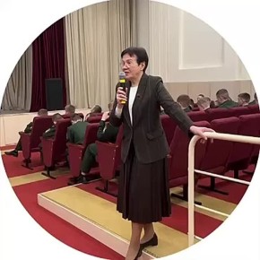 В ДК "Альфа" проходит заседание участников клубов художественной самодеятельности, которые занимаются благотворительностью - помогают участникам СВО