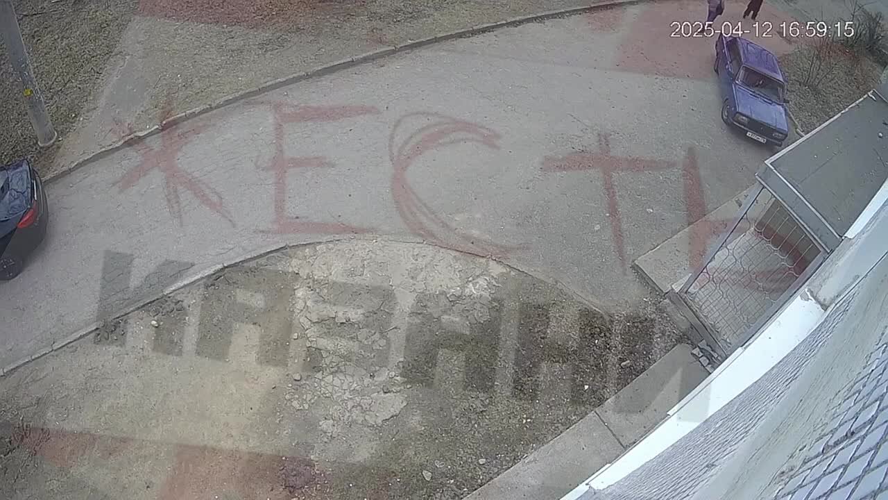 В Казани неизвестный обстреливает машины на Габишева, полиция проводит проверку