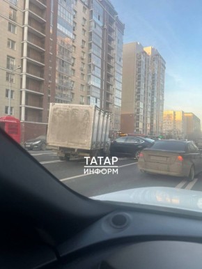 На улице Достоевского в сторону центра авария