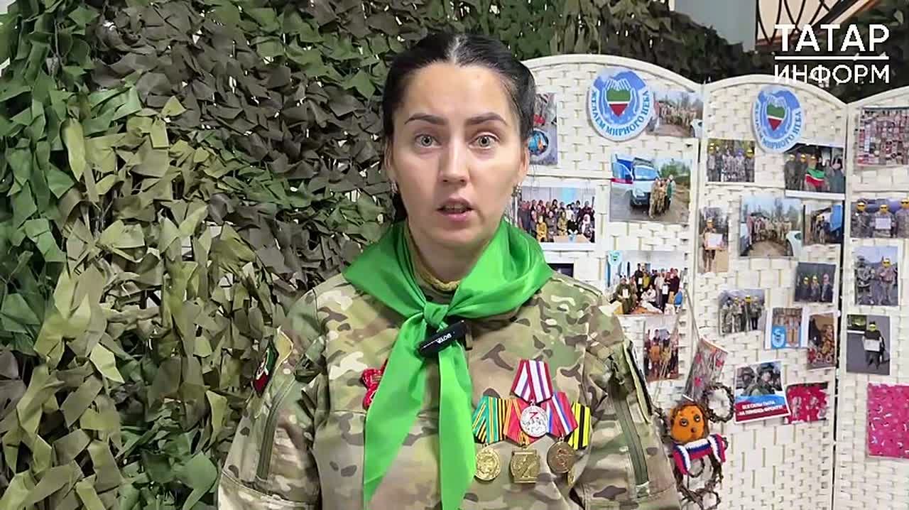 В казанском ДК «Юность» накануне прошёл благотворительный концерт и ярмарка товаров ручной работы, все собранные средства от которых направили на помощь в зону СВО