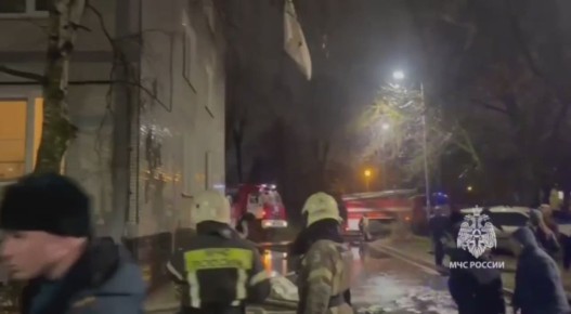 МЧС опубликовали видео с места пожара на улице Лукина