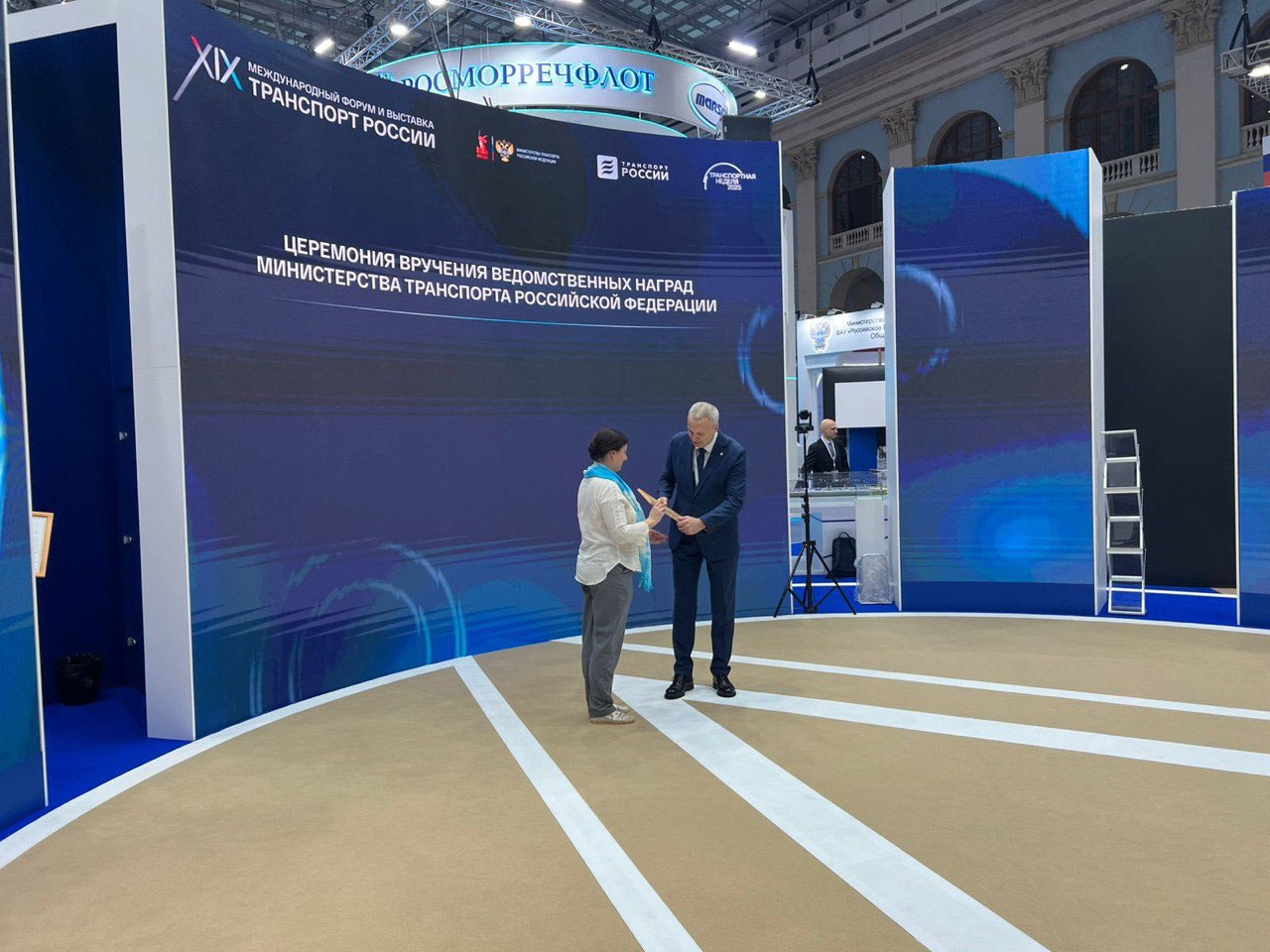 Сегодня в рамках Международного форума «Транспорт России 2025», на Стенде Национальных проектов Минтранса России в Гостином дворе, состоялась торжественная церемония вручения ведомственных наград Министерства транспорта... Сегодня в рамках Международного форума «Транспорт России 2025», на Стенде Национальных проектов Минтранса России в Гостином дворе, состоялась торжественная церемония вручения ведомственных наград Министерства транспорта...