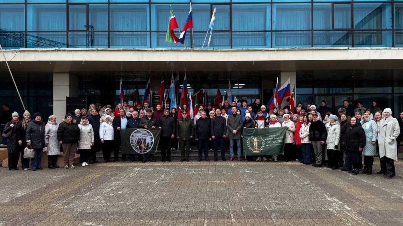 20 тонн гуманитарного груза отправили из Менделеевска в зону проведения СВО