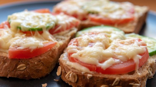 Простой завтрак за 10 минут: готовим сытное блюдо из подручных продуктов