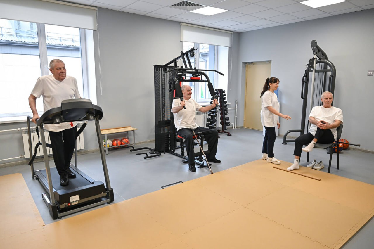 8,6 тысяч квадратных метров доброты: Рустам Минниханов посетил «Дом заботы» в Зеленодольске 8,6 тысяч квадратных метров доброты: Рустам Минниханов посетил «Дом заботы» в Зеленодольске