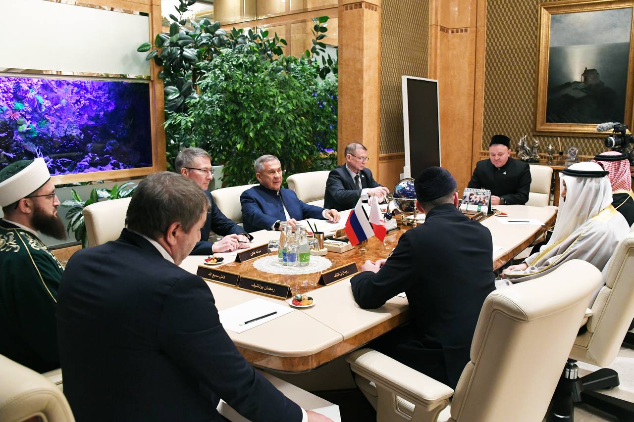 Раис Татарстана Рустам Минниханов встретился с Председателем Верховного Совета по исламским делам Королевства Бахрейн Шейхом Абдулрахманом бин Мохаммедом бин Рашедом Аль Халифой Раис Татарстана Рустам Минниханов встретился с Председателем Верховного Совета по исламским делам Королевства Бахрейн Шейхом Абдулрахманом бин Мохаммедом бин Рашедом Аль Халифой