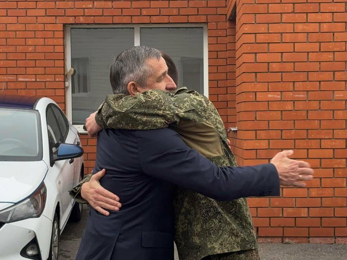 Участнику СВО из Лаишевского района передали автомобиль Участнику СВО из Лаишевского района передали автомобиль