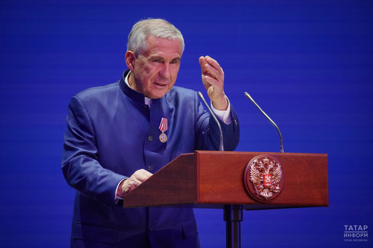 Рустам Минниханов: Татарстан по объему налоговых доходов занимает первую позицию в ПФО Рустам Минниханов: Татарстан по объему налоговых доходов занимает первую позицию в ПФО