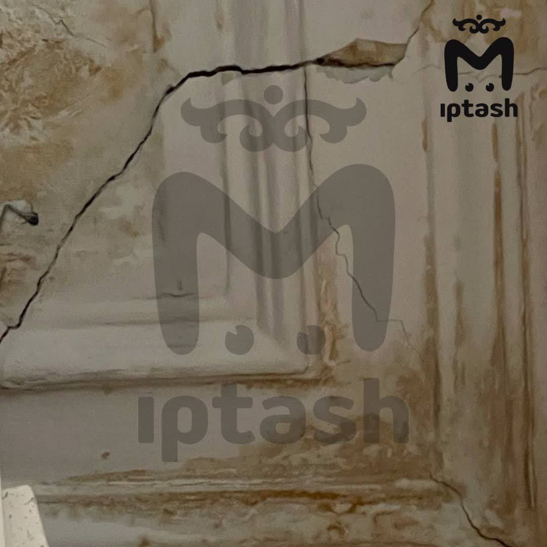 В 150-летнем здании КФУ на Мартына Межлаука рушится потолок