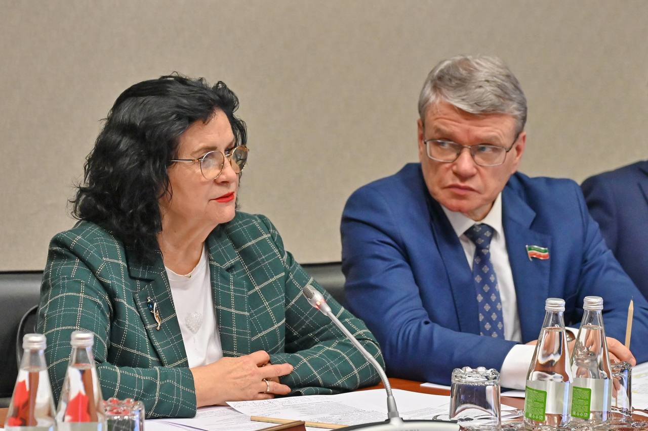 Фарид Мухаметшин экспертному сообществу: «Важно слышать ваш голос, чтобы ваши предложения становились законами» Фарид Мухаметшин экспертному сообществу: «Важно слышать ваш голос, чтобы ваши предложения становились законами»