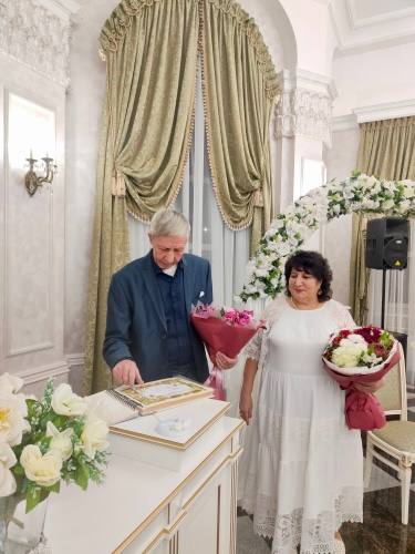 Супруги Багмановы из Лениногорского района отметили золотую свадьбу Супруги Багмановы из Лениногорского района отметили золотую свадьбу