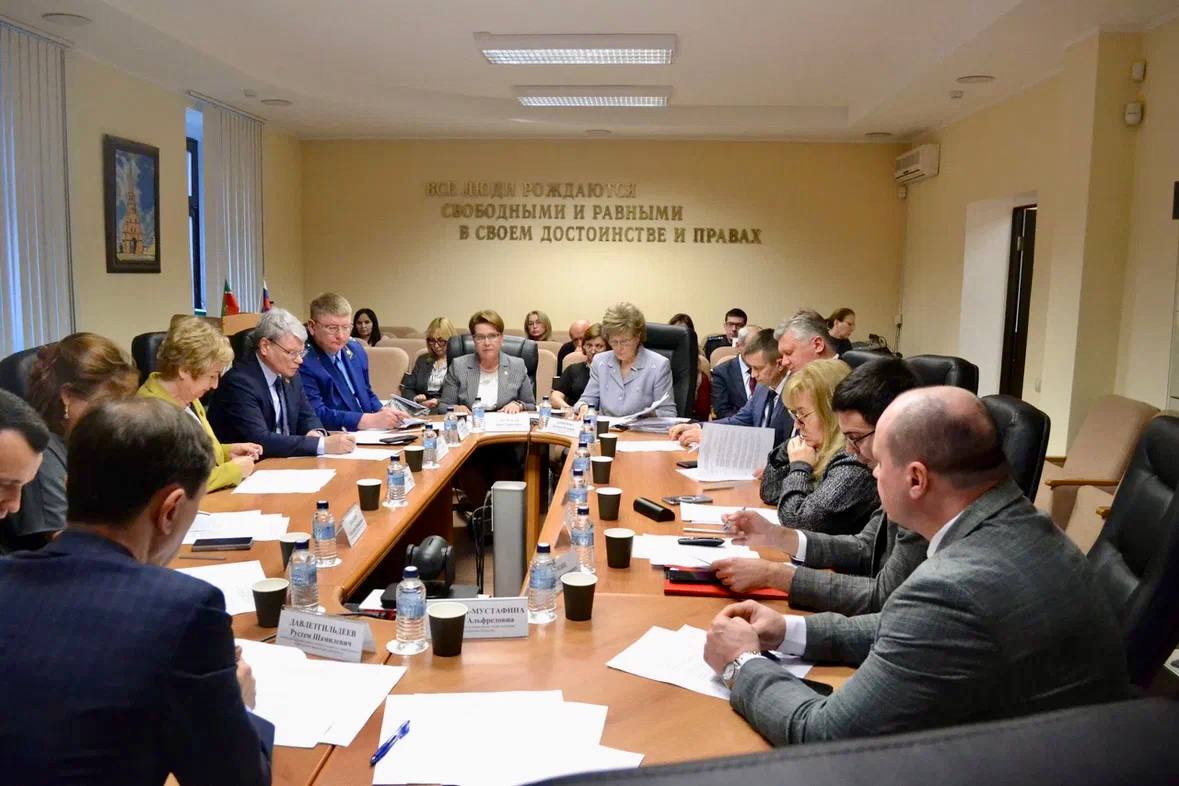 Начальник отдела по надзору за исполнением законов о несовершеннолетних и молодежи прокуратуры республики Александр Цеханович принял участие в заседании Экспертного совета при Уполномоченном по правам человека в Республике... Начальник отдела по надзору за исполнением законов о несовершеннолетних и молодежи прокуратуры республики Александр Цеханович принял участие в заседании Экспертного совета при Уполномоченном по правам человека в Республике...