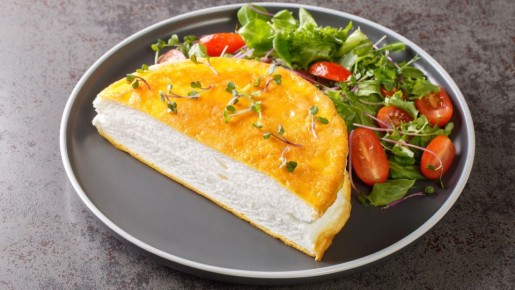 Такой пышный омлет вы еще не готовили: блюдо получится воздушным как облако