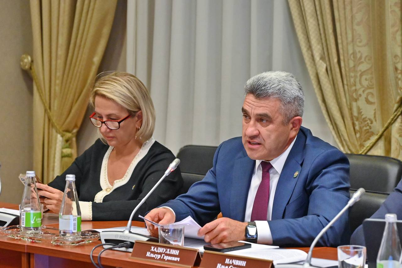 Фарид Мухаметшин: «Необходимо расширить культурно-гуманитарное сотрудничество и бизнес-диалог, участие соотечественников в республиканских программах» Фарид Мухаметшин: «Необходимо расширить культурно-гуманитарное сотрудничество и бизнес-диалог, участие соотечественников в республиканских программах»