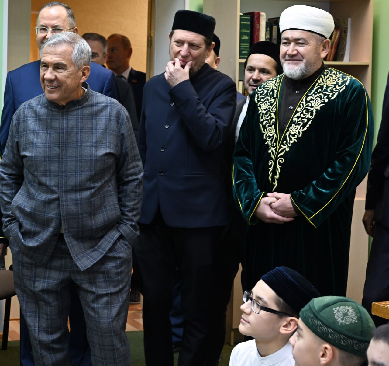 Рустам Минниханов посетил мусульманский пансионат для мальчиков в селе Бурбаш в Балтасинском районе Рустам Минниханов посетил мусульманский пансионат для мальчиков в селе Бурбаш в Балтасинском районе